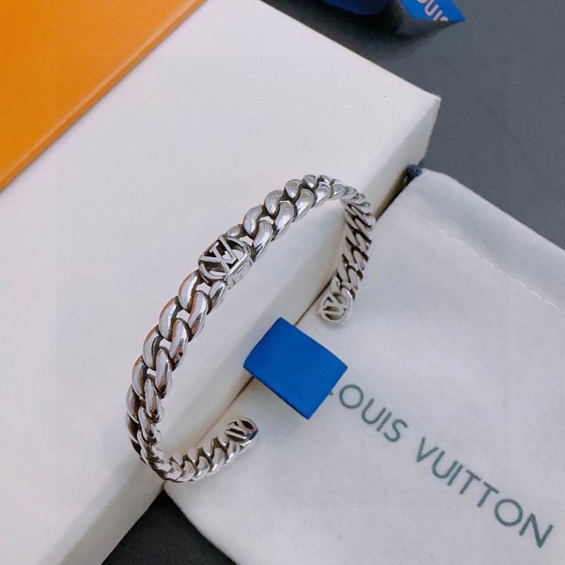 LV Bracelet 04yxh51